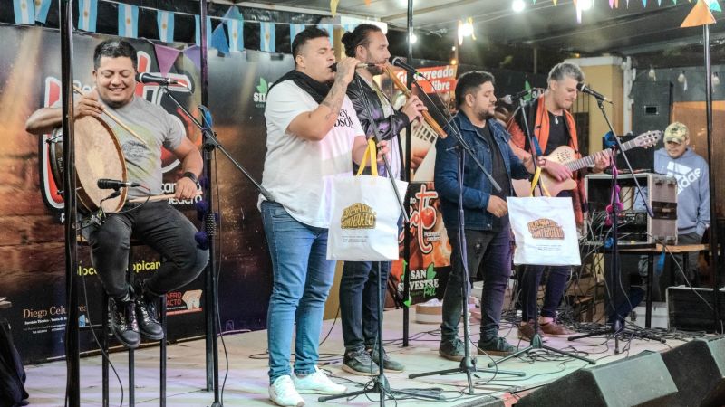 Ya se vive la fiesta de “El Poncho” catamarqueño por los rincones del país