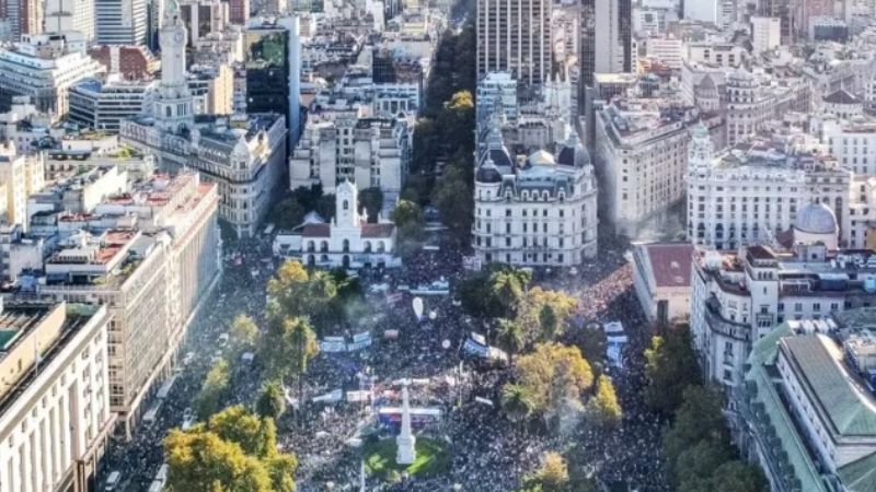 Masiva e histórica Marcha Federal en apoyo a la Universidad Pública