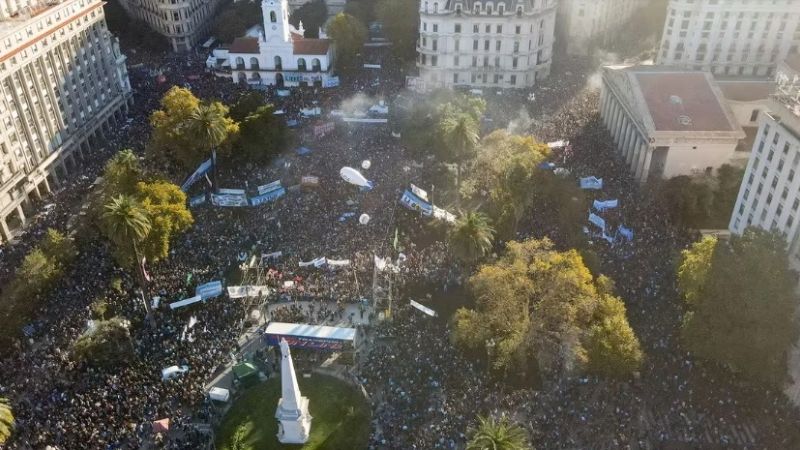 Masiva e histórica Marcha Federal en apoyo a la Universidad Pública