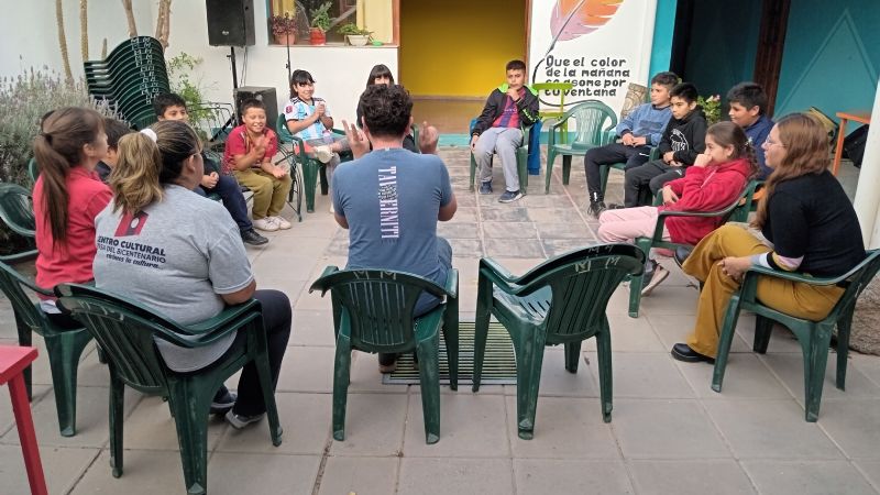 Talleres y capacitaciones sobre escritura, libros y bibliotecas en Mutquín