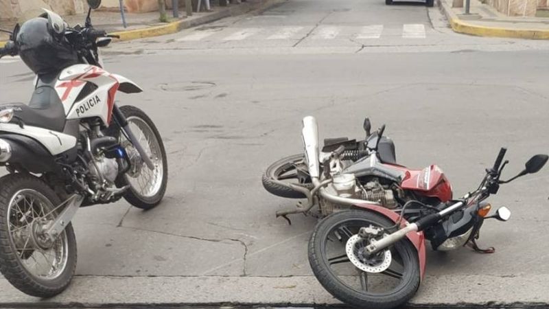 Colisionaron un colectivo y una motocicleta