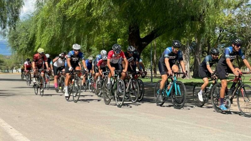 Corren por el 40° Aniversario del Club Salta Central