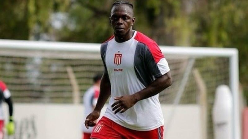 Estudiantes le prende velas a Cetré