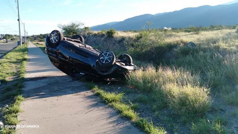 Volcó un auto en Valle Chico