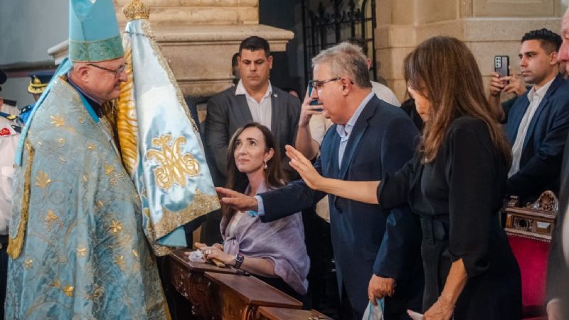 En un acto lleno de fe, se realizó la Bajada de la Sagrada Imagen de la Virgen del Valle 