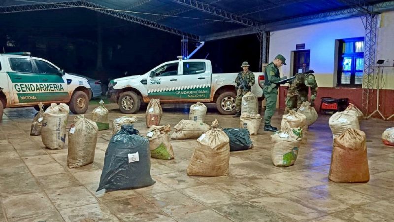 "Pescando cogollos": más de 400 kilos de marihuana arrojados al río Paraná