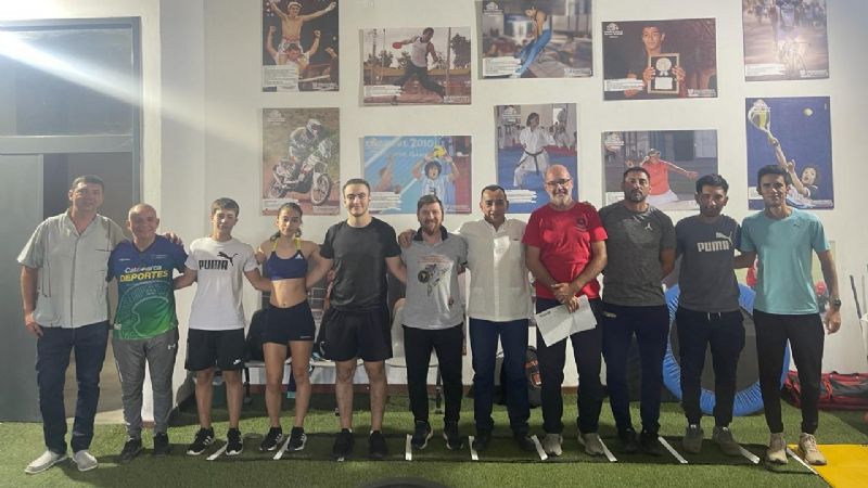 Karatecas en la Dirección de Rendimiento Deportivo