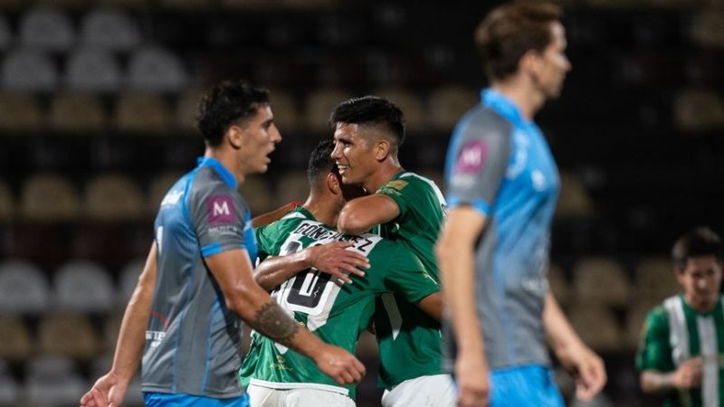 Banfield goleó 6-0 a Ciudad de Bolívar