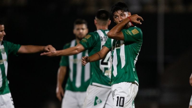 Banfield goleó 6-0 a Ciudad de Bolívar