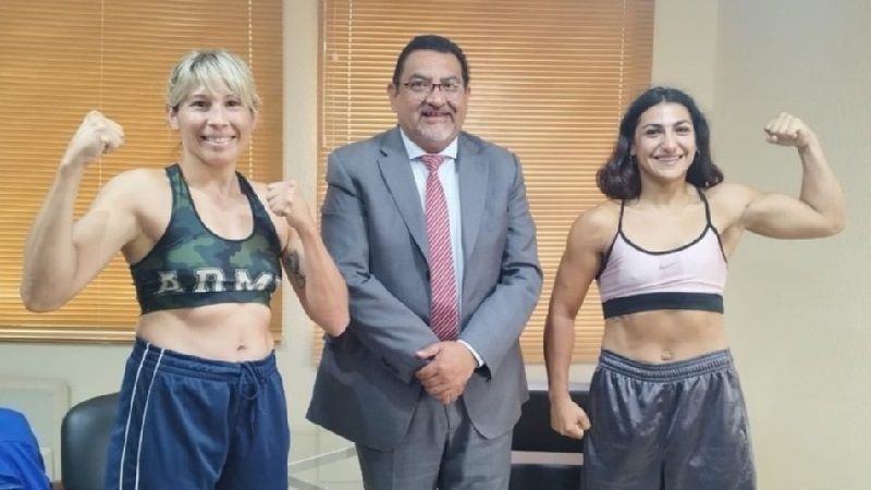 “La Capricho” Romero va por la corona mundial Supergallo