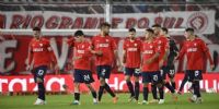 DESCONCERTADOS. Así se retiraron los jugadores de Independiente del estadio 
