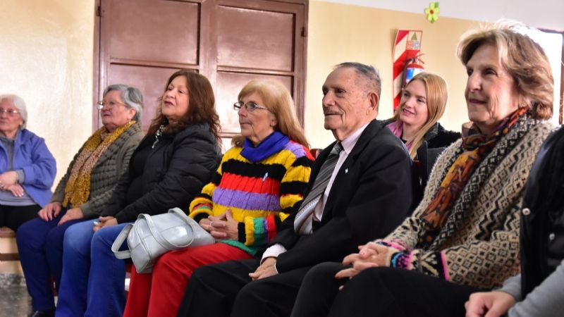 Inauguración del Café Literario para adultos mayores