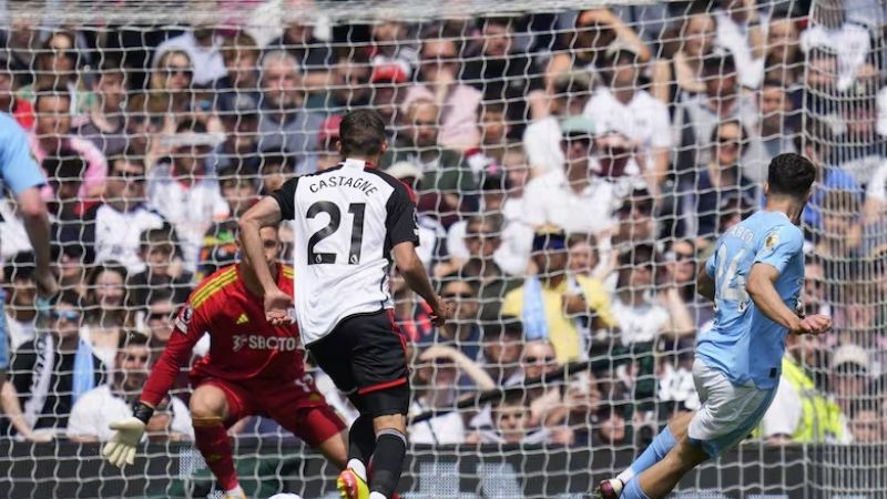 Julián puso el cuarto en la goleada del City al Fulham
