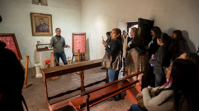 Interesante recorrido por Piedra Blanca del ciclo Pasos con Historia