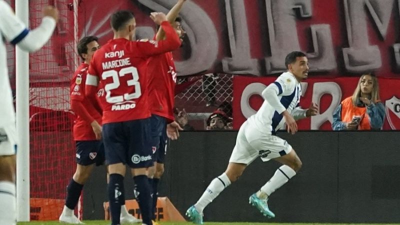 Talleres venció a Independiente 3-1 en Avellaneda