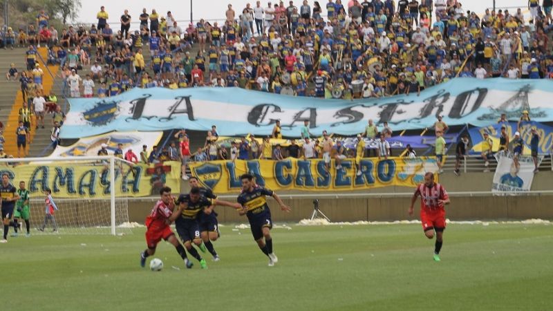 La Capital con Villa Cubas vs. Policial