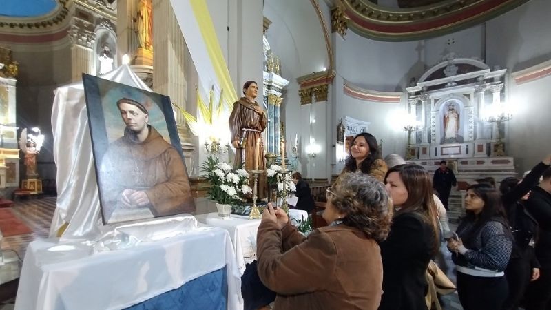 Bendicen cuadro donado por el reconocido artista Ricardo Celma