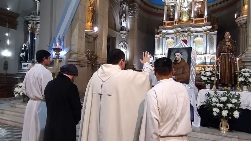 Bendicen cuadro donado por el reconocido artista Ricardo Celma