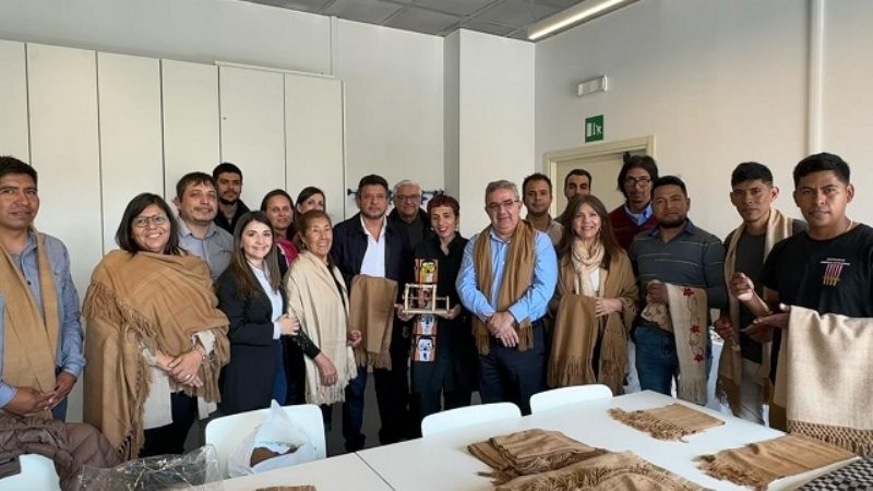Jalil y artesanos visitan el Instituto Europeo de Diseño