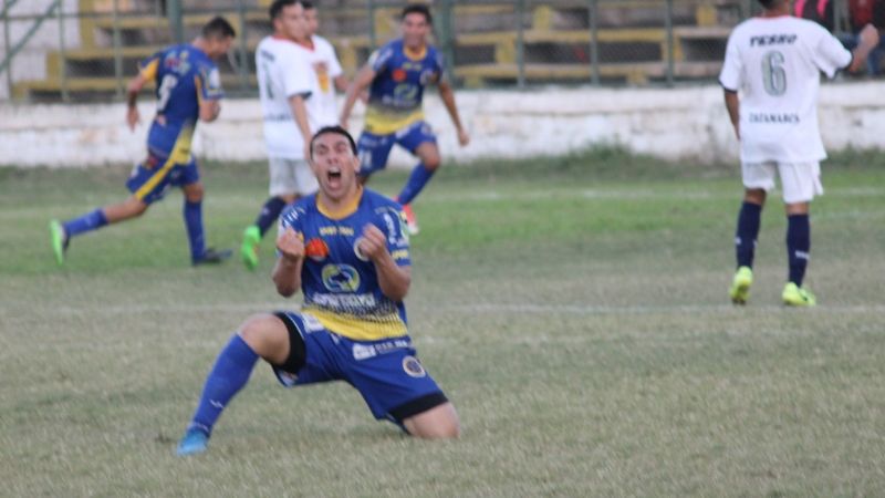 “Poli” venció al “León”; el “Negro” único líder