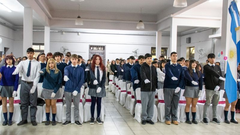 Alumnos prometieron lealtad a la Constitución Nacional y Provincial