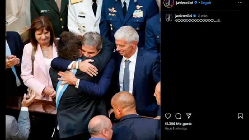 Con un fuerte respaldo a Caputo, Milei festejó el dato de inflación de abril