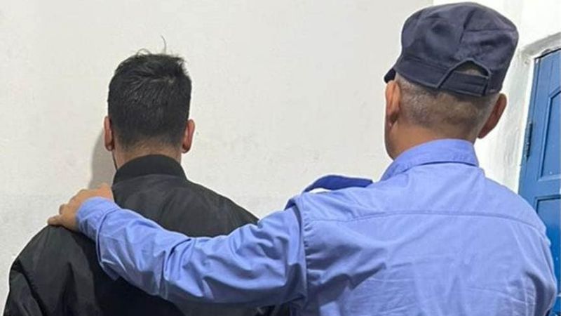 Reventaron el vidrio de una camioneta y se robaron un bolso con 8 millones de pesos