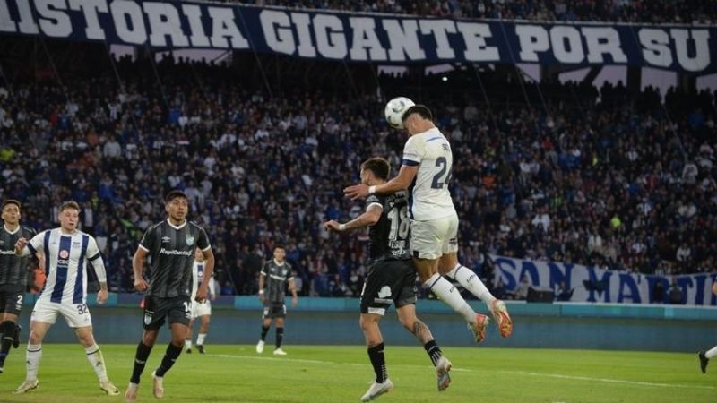 Talleres venció a Atlético Tucumán y lidera