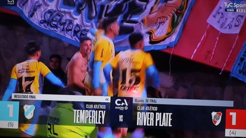 Papelón de River y heroica victoria de Temperley