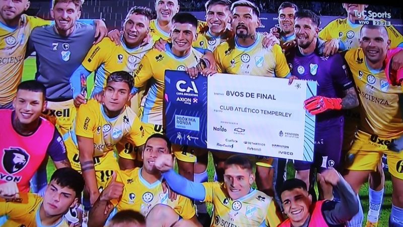 Papelón de River y heroica victoria de Temperley