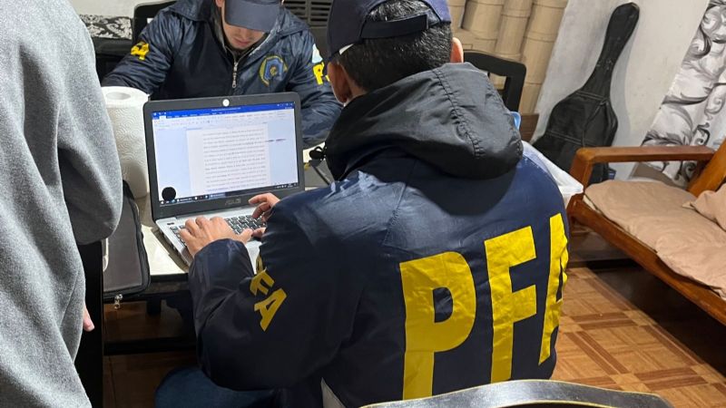 Desbarataron una organización criminal que comercializaba y distribuía pornografía infantil