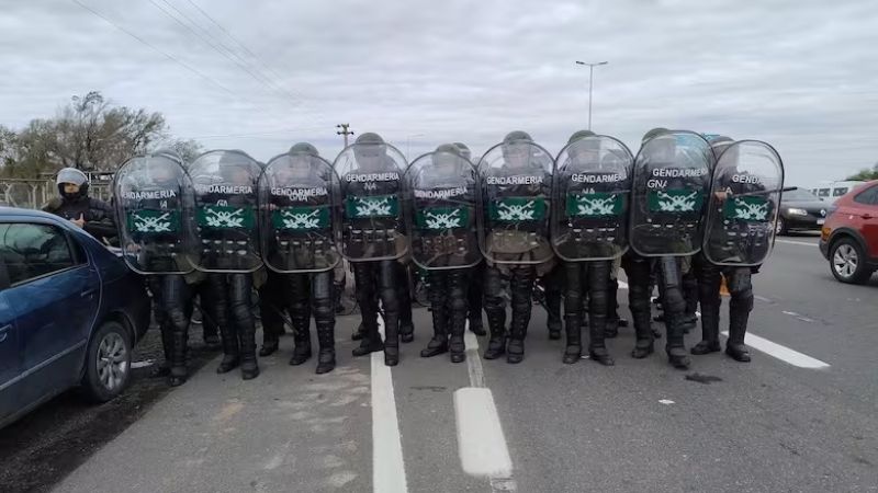 Sin Pacto; ahora ¿Consejo de Mayo y baja de impuestos?