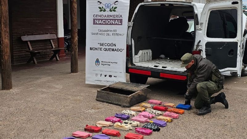 Trasladaban más de 30 kilos de cocaína ocultos en el piso de la camioneta