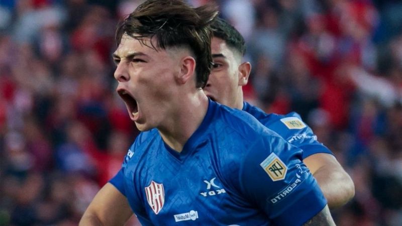 Unión venció a Barracas y también lidera