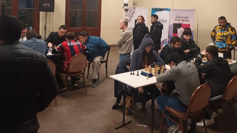 Adhesivos Siloc ganó la 1ra fecha de la Liga de Ajedrez