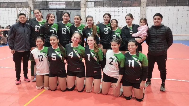 Triunfos de Ateneo “A”, Defensores “B” y la Selección