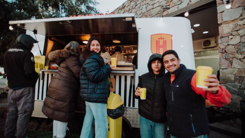 Poncho 2024: Convocatoria para sector comercial, food trucks, locutores y prensa