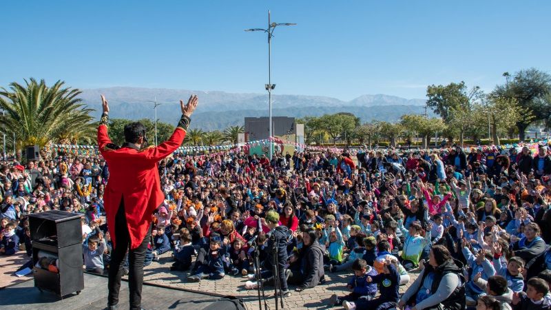 Más de 3000 niños celebraron el Día de los Jardines de Infantes y las Maestras Jardineras