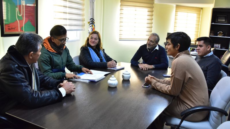 Docente mexicano está de intercambio en la UNCA