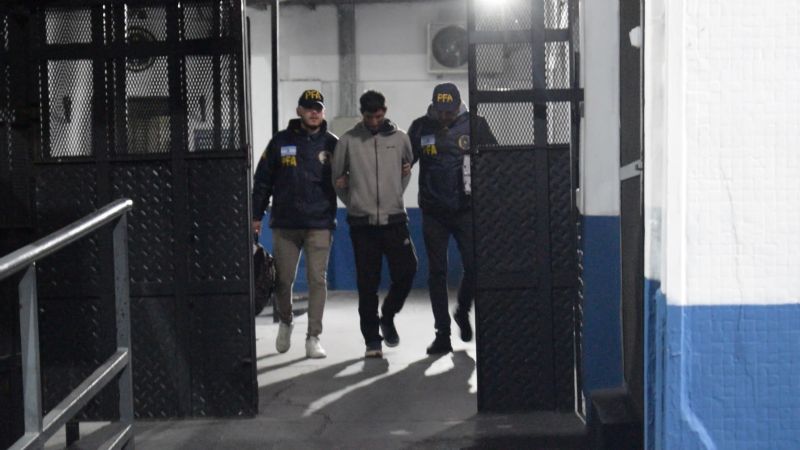 Expulsaron del país a un ecuatoriano vinculado al narco "Fito" Macías