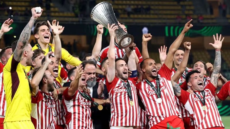 Olympiacos campeón de la Conference League