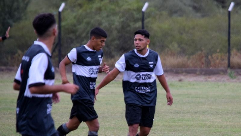 Duelo de opuestos; Independiente vs. Salta Central