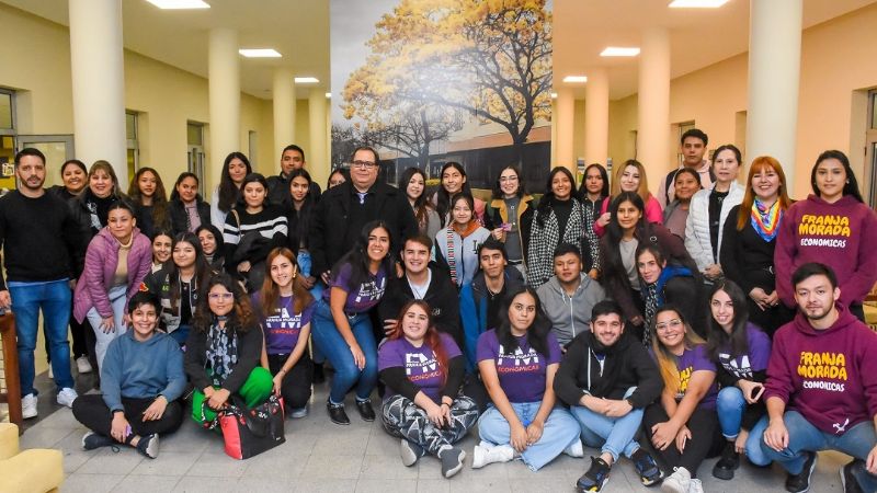 La Facultad de Ciencias Económicas entregó más de 100 becas    