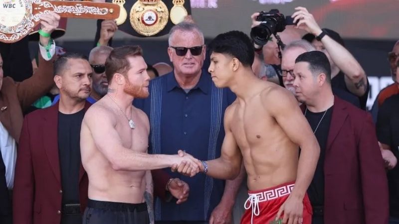 Canelo y Munguía, dos mexicanos en la cumbre del box