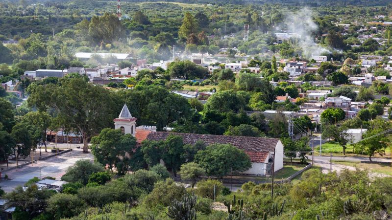 Accidente en Fray Mamerto Esquiú: Chocó contra un poste y terminó hospitalizado