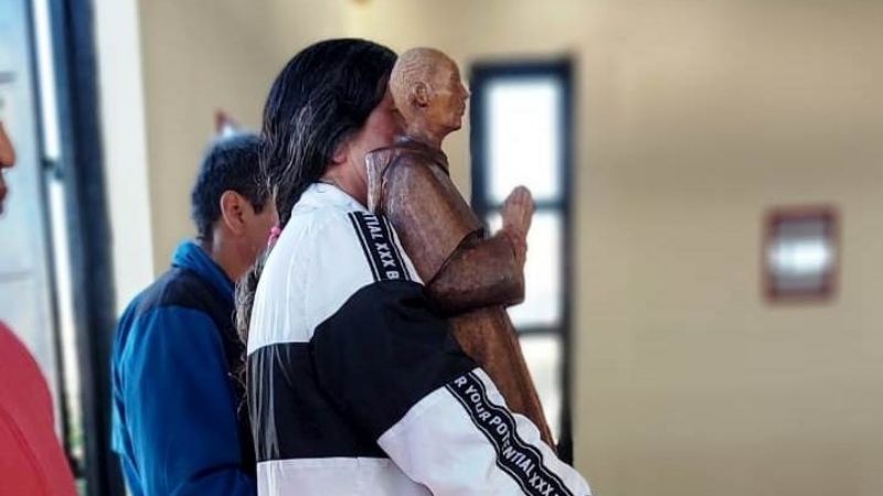 Entronizan una imagen donada de San Maximiliano Kolbe en la cárcel 