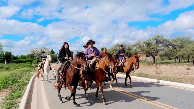 Jinetes de Piedra Blanca peregrinaron a El Suncho