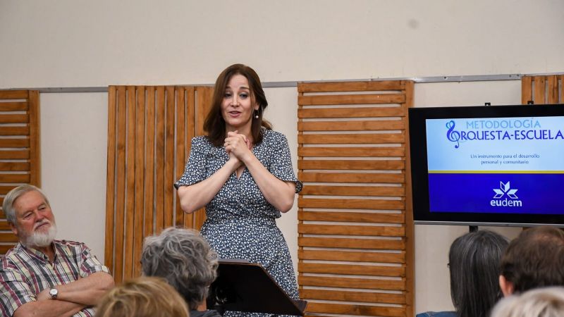 Presentan un libro sobre la metodología de la orquesta-escuela