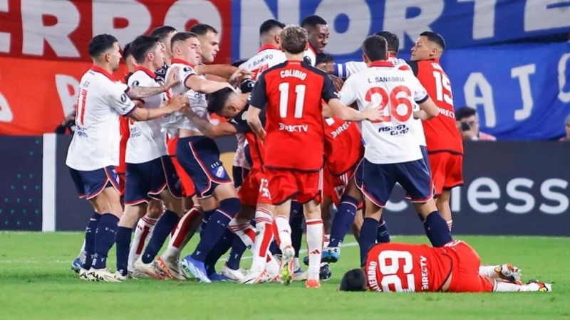 River empató, y sigue líder del Grupo H