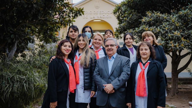 Raúl visitó la Escuela de “La Quebrada”